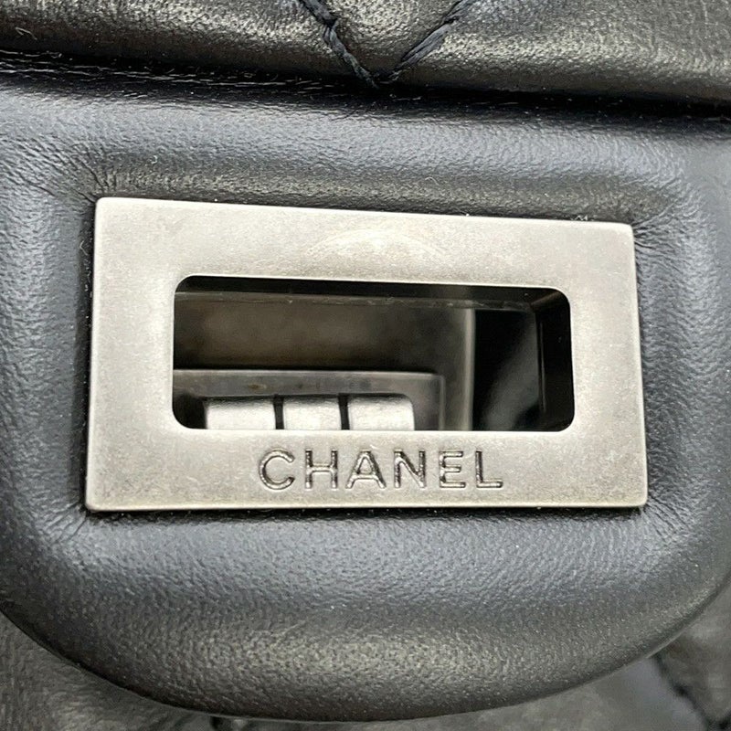 シャネル チェーンショルダーバッグ マトラッセ 2.55 ダブルフラップ エイジドカーフレザー A37590 CHANEL 黒