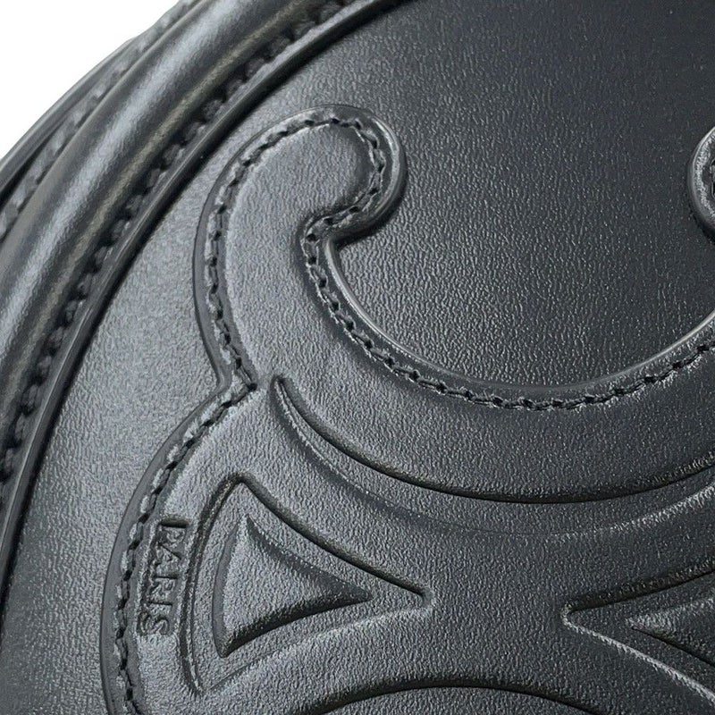 セリーヌ ショルダーバッグ オーバルパース キュイルトリオンフ 10I703 CELINE 黒