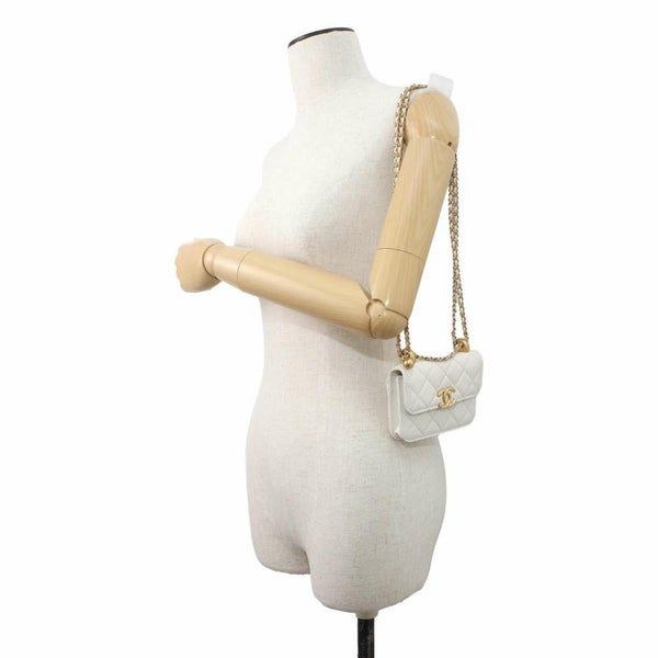 シャネル チェーンショルダーバッグ マイクロ ミニ マトラッセ ココマーク ラムスキン AP2629 ポシェット 白