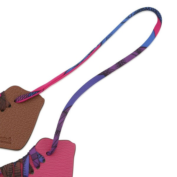 エルメス キーホルダー プティアッシュ スニーカー イエロー/ブラウン/ピンク エプソン