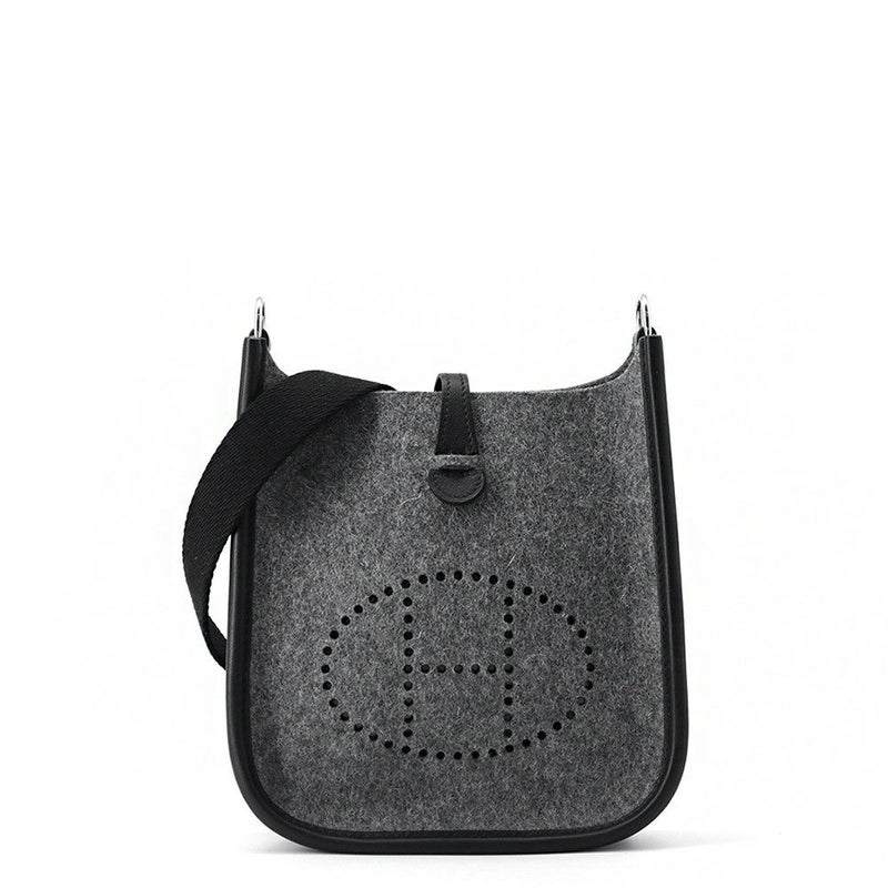 エルメス ショルダーバッグ エブリンTPM 111cm ブラック/グリモワイヤン/シルバー金具 フェルト/スイフト Y刻印 黒