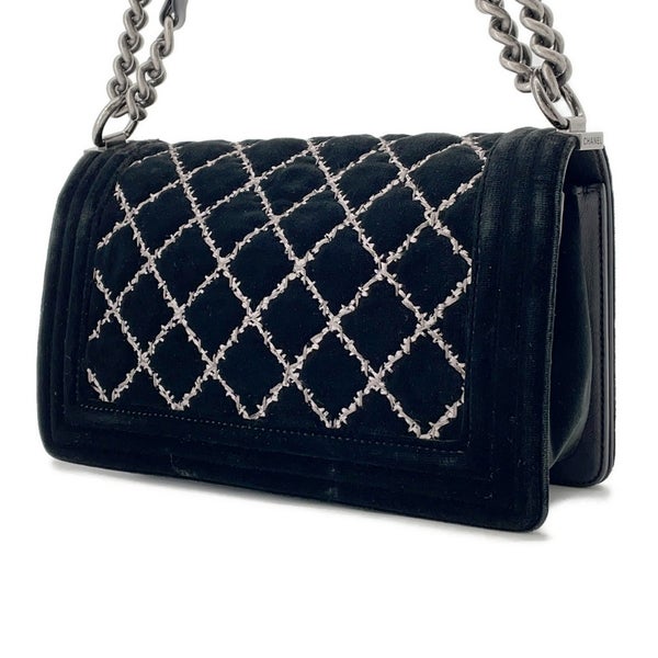 シャネル チェーンショルダーバッグ ボーイシャネル 25 マトラッセ ベロア CHANEL バッグ 黒