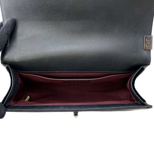 シャネル チェーンショルダーバッグ ボーイシャネル 25 マトラッセ ベロア CHANEL バッグ 黒