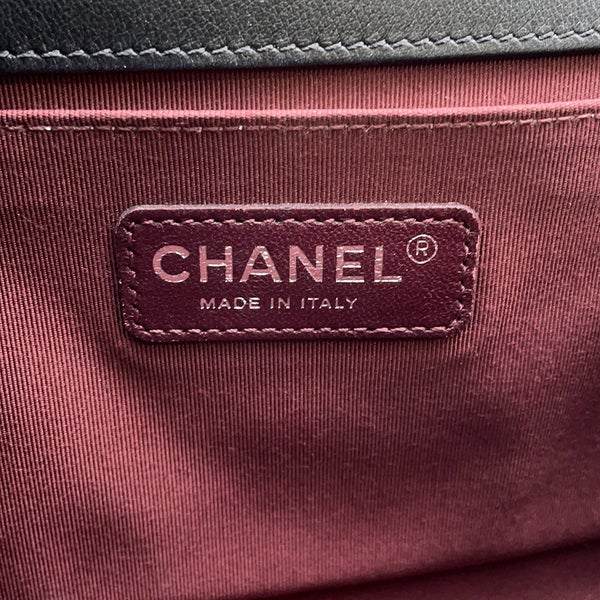 シャネル チェーンショルダーバッグ ボーイシャネル 25 マトラッセ ベロア CHANEL バッグ 黒