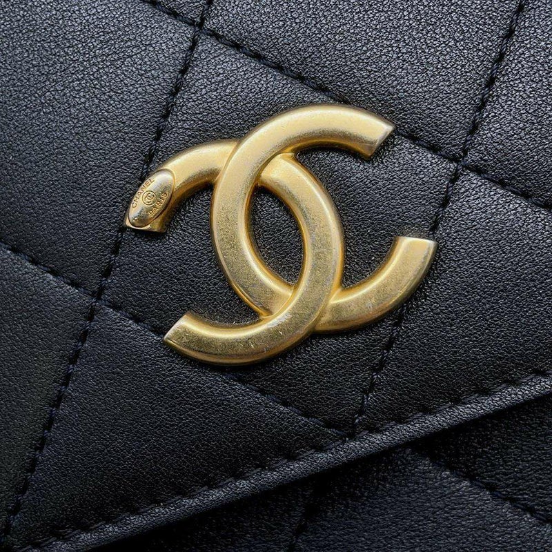 シャネル チェーンショルダーバッグ マトラッセ ココマーク スクエア カーフレザー AS2542 CHANEL 黒