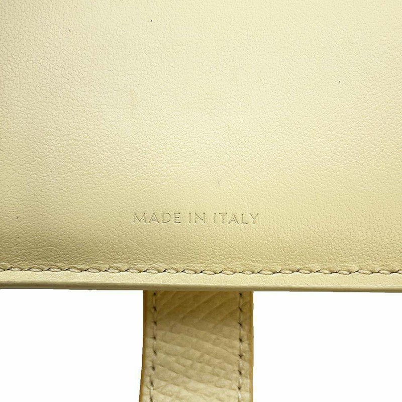 セリーヌ 二つ折り財布 ストラップ ウォレット ペブル ミディアム 10B643 CELINE 財布