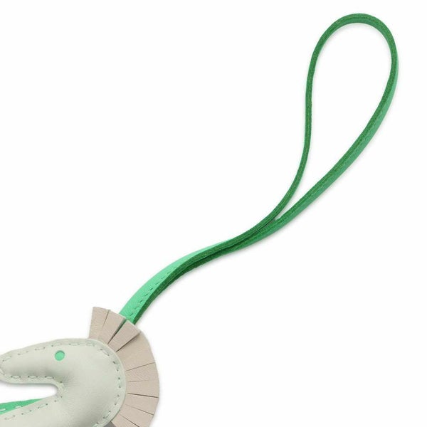 エルメス バッグチャーム イポ タツノオトシゴ ヴェールフィズ/ヴェールコミック/クレ ラムスキン B刻印