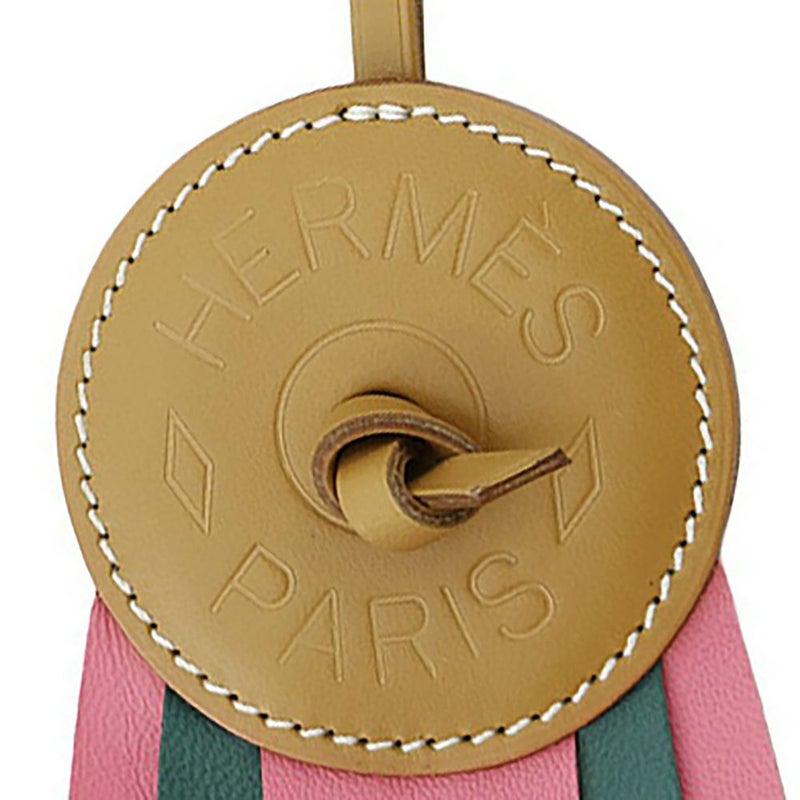 エルメス バッグチャーム パドック フロット ナチュラルサブレ/ローズアザレ/マラカイト ヴァッシュハンター/ラムスキン