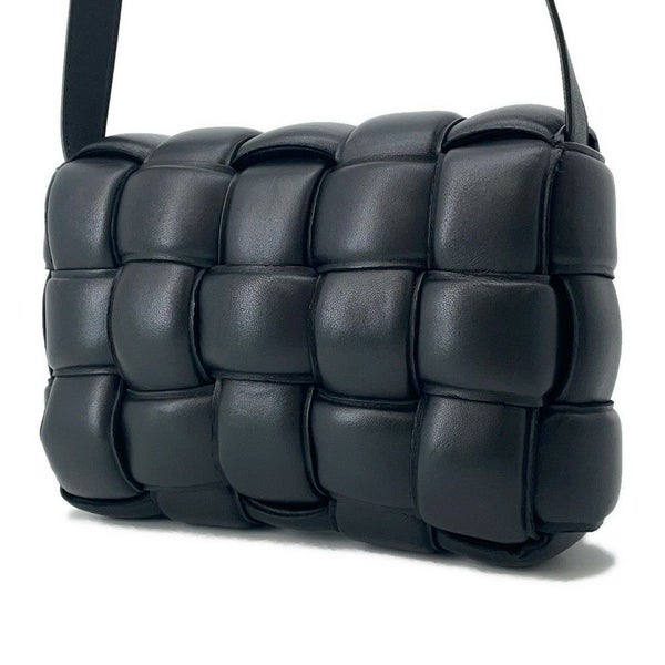 ボッテガヴェネタ ショルダーバッグ パデッド カセット マキシイントレチャート 591970 BOTTEGA VENETA 黒