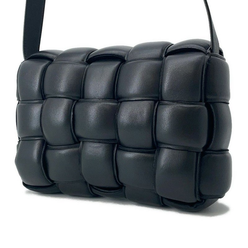 ボッテガヴェネタ ショルダーバッグ パデッド カセット マキシイントレチャート 591970 BOTTEGA VENETA 黒