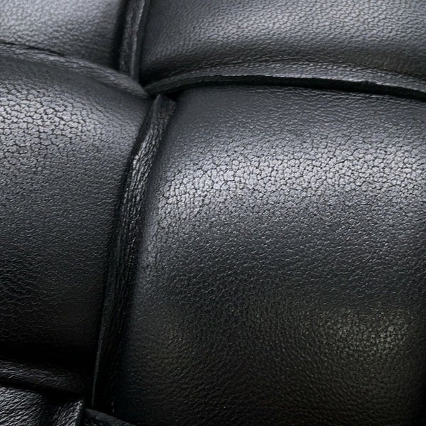 ボッテガヴェネタ ショルダーバッグ パデッド カセット マキシイントレチャート 591970 BOTTEGA VENETA 黒