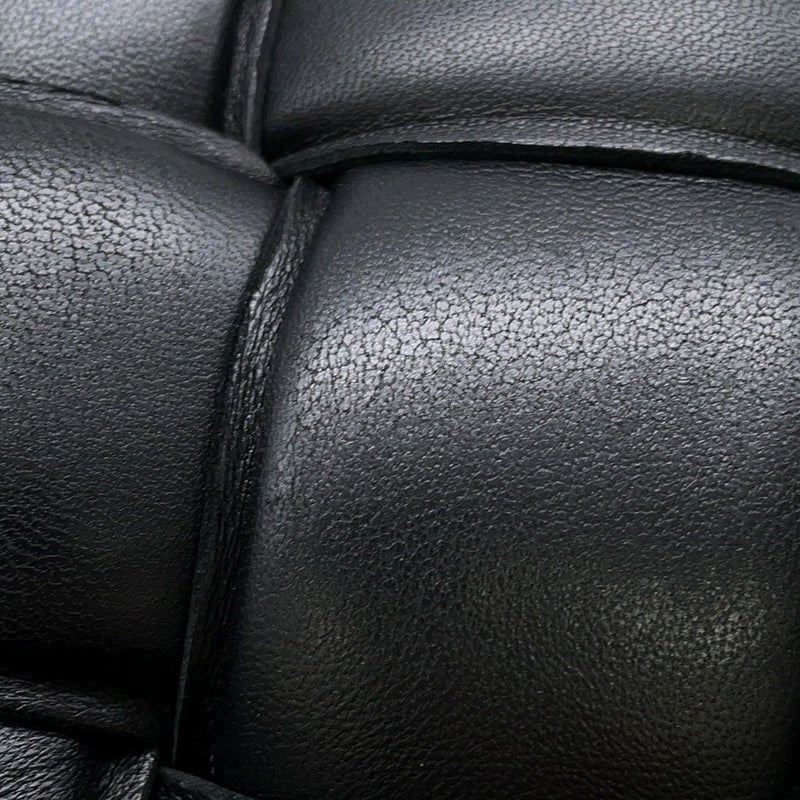 ボッテガヴェネタ ショルダーバッグ パデッド カセット マキシイントレチャート 591970 BOTTEGA VENETA 黒