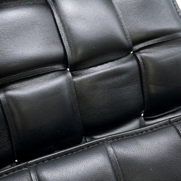 ボッテガヴェネタ ショルダーバッグ パデッド カセット マキシイントレチャート 591970 BOTTEGA VENETA 黒