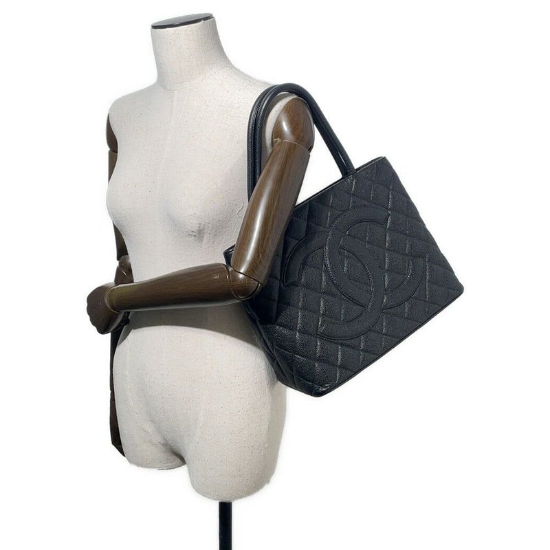 シャネル トートバッグ 復刻トート マトラッセ ココマーク キャビアスキン A01804 CHANEL 黒