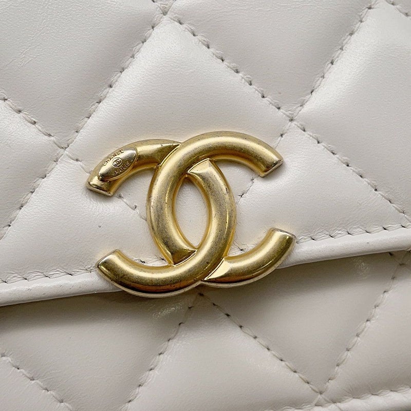 シャネル チェーンウォレット マトラッセ ココマーク ラムスキン AP2289 CHANEL ショルダーバッグ 財布 白