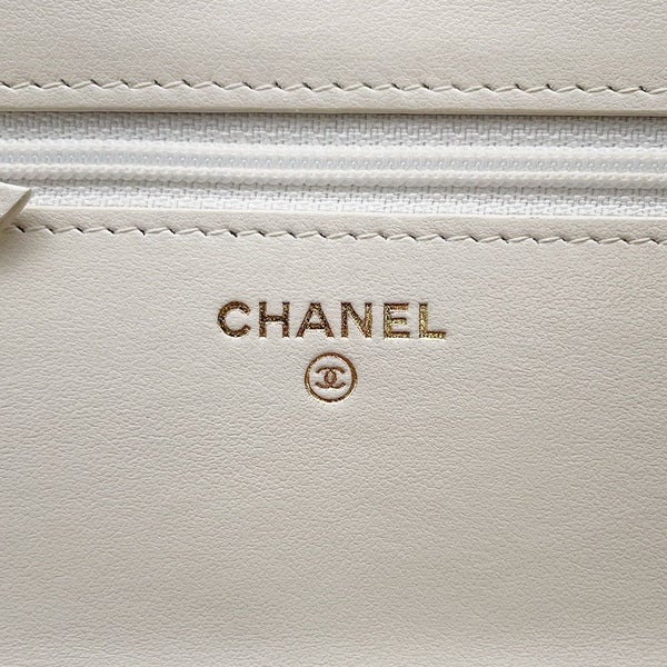 シャネル チェーンウォレット マトラッセ ココマーク ラムスキン AP2289 CHANEL ショルダーバッグ 財布 白