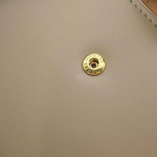 フェンディ 二つ折り財布 FFダイヤモンド レザー 8M0386 FENDI 財布