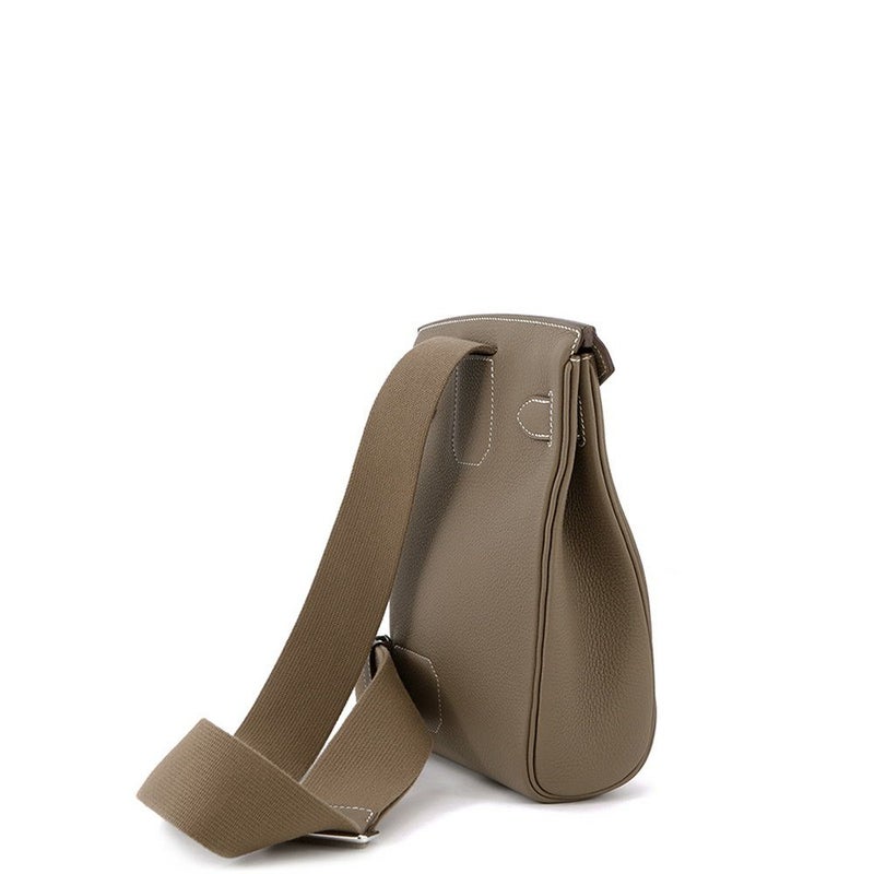 エルメス ボディバッグ ケリー アッカドPM エトゥープ/シルバー金具 トゴ W刻印 HERMES メンズ