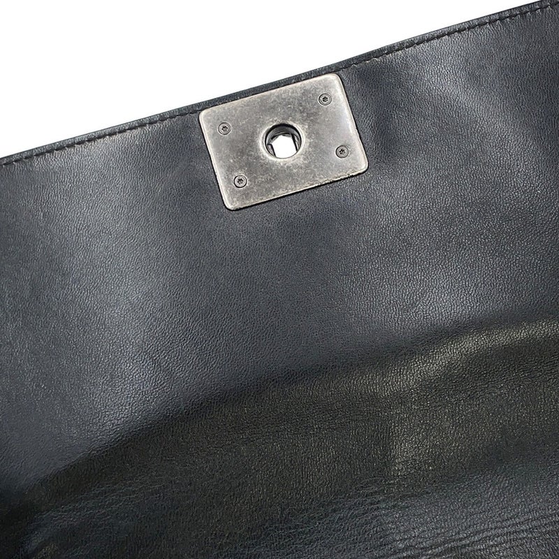 シャネル チェーンショルダーバッグ ココマーク ボーイシャネル キャビアスキン CHANEL BOY CHANEL 黒 セール品