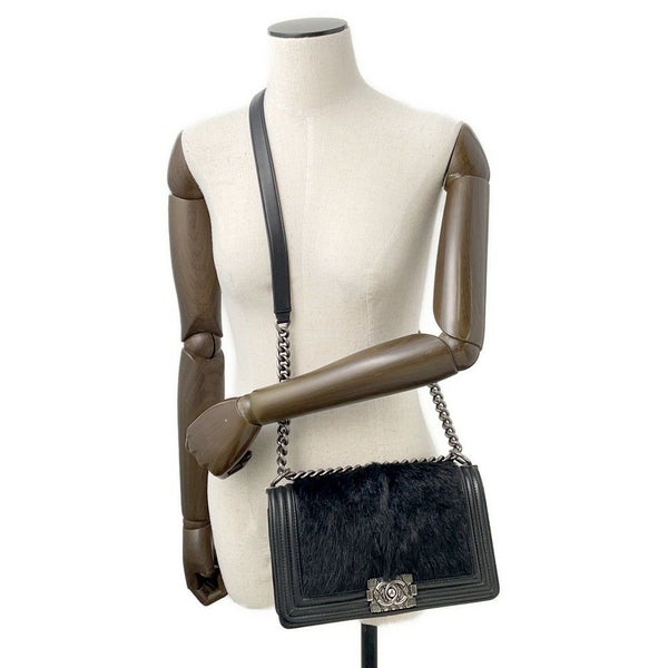 シャネル チェーンショルダーバッグ ボーイシャネル レザー ファー CHANEL 黒