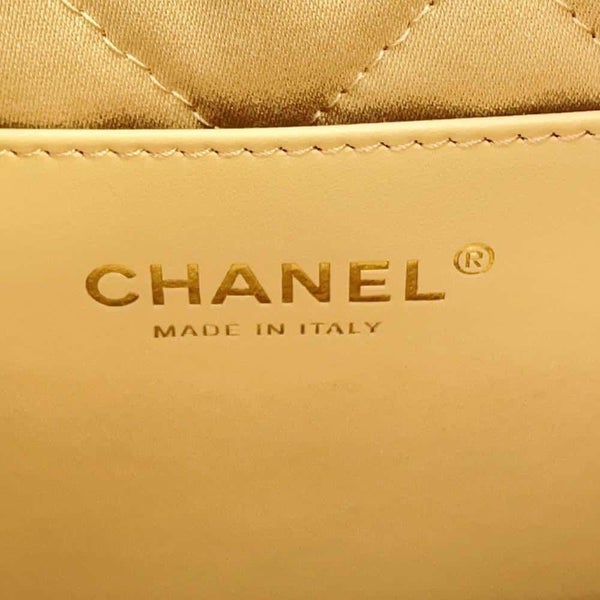 シャネル ハンドバッグ CHANEL 22 ミニ ココマーク シャイニーカーフレザー AS3980 2wayショルダーバッグ 白