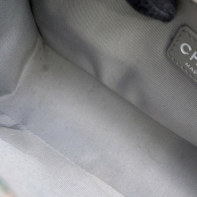 シャネル チェーンショルダーバッグ ボーイシャネル ラムスキン A67086  CHANEL バッグ シルバー