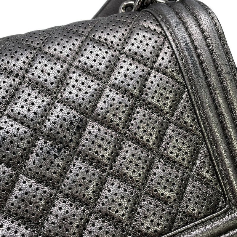 シャネル チェーンショルダーバッグ ボーイシャネル ラムスキン A67086  CHANEL バッグ シルバー