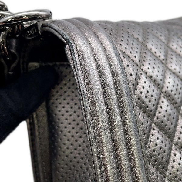 シャネル チェーンショルダーバッグ ボーイシャネル ラムスキン A67086  CHANEL バッグ シルバー