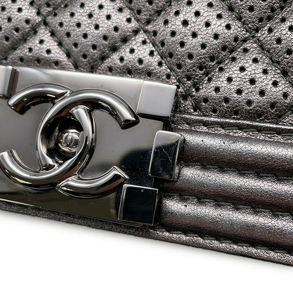 シャネル チェーンショルダーバッグ ボーイシャネル ラムスキン A67086  CHANEL バッグ シルバー