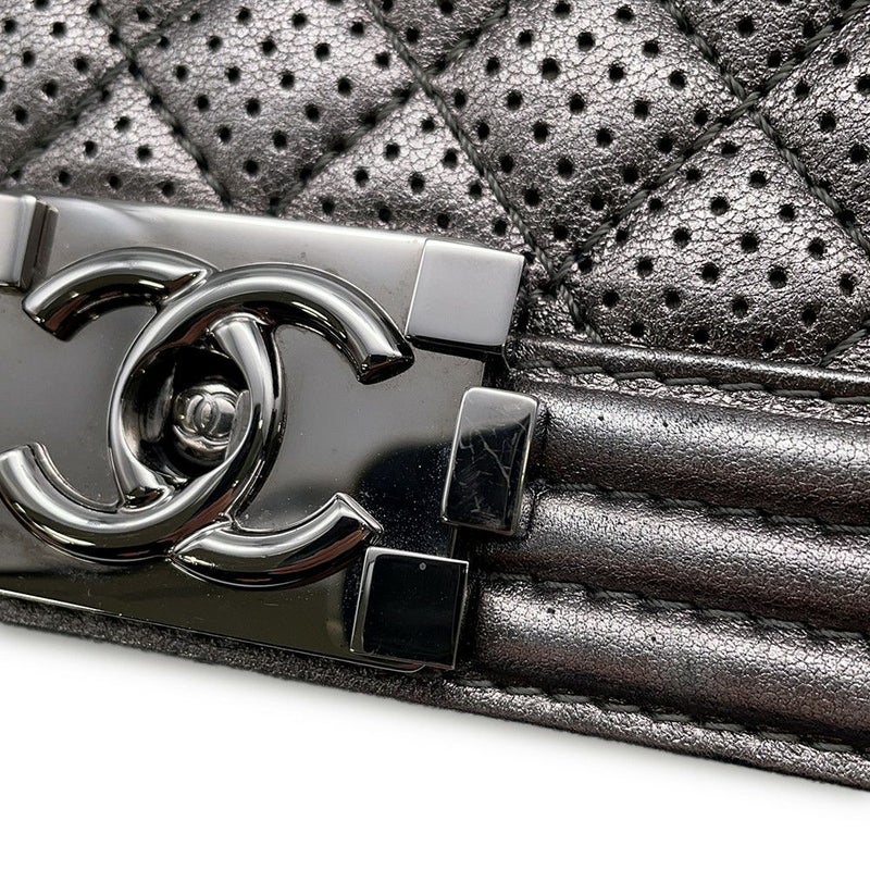 シャネル チェーンショルダーバッグ ボーイシャネル ラムスキン A67086  CHANEL バッグ シルバー