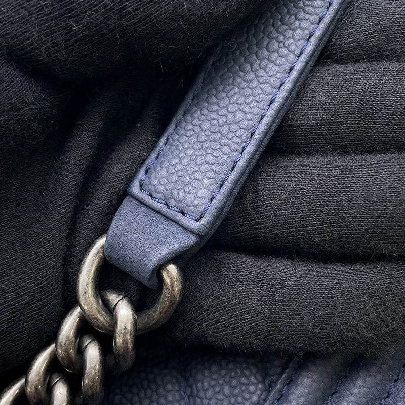 シャネル チェーンショルダーバッグ ボーイシャネル キャビアスキン A67086 CHANEL バッグ