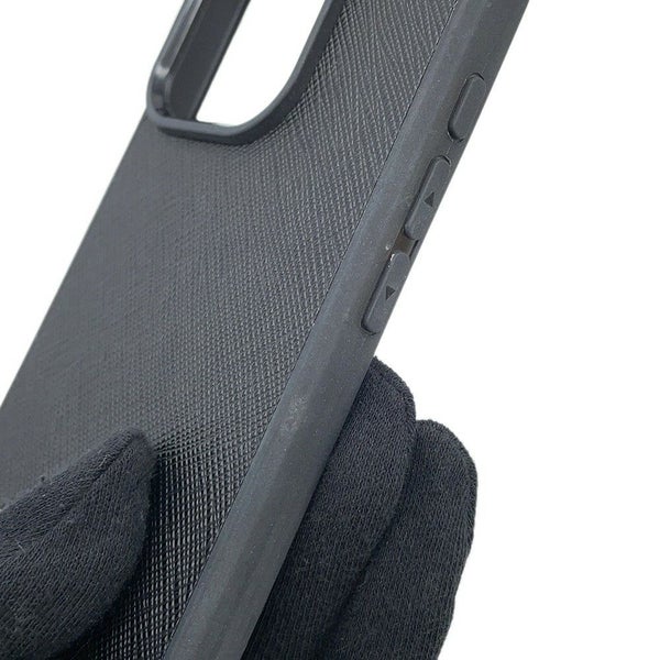 プラダ スマホケース サフィアーノ トライアングルロゴ iPhone16proケース ストラップ付き ラバー 1ZH209 PRADA 黒