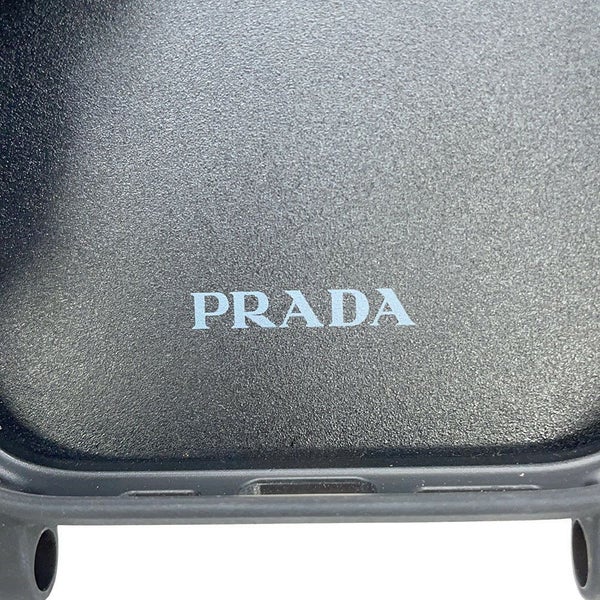 プラダ スマホケース サフィアーノ トライアングルロゴ iPhone16proケース ストラップ付き ラバー 1ZH209 PRADA 黒