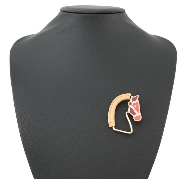 エルメス ブローチ シュバル・グランド・パラード ナチュラルセーブル/ピンクゴールド金具 ラッカーメタル/スイフト HERMES