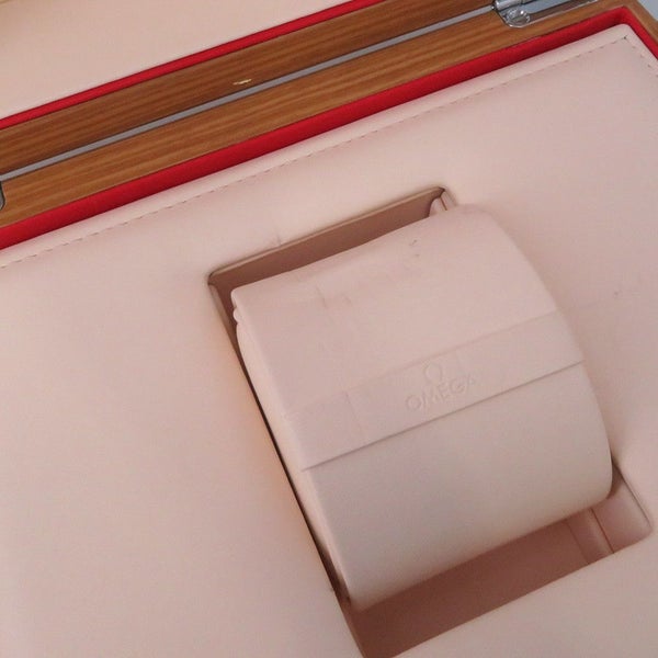 オメガ シーマスター プラネットオーシャン 215.30.40.20.01.001 OMEGA 腕時計 黒文字盤