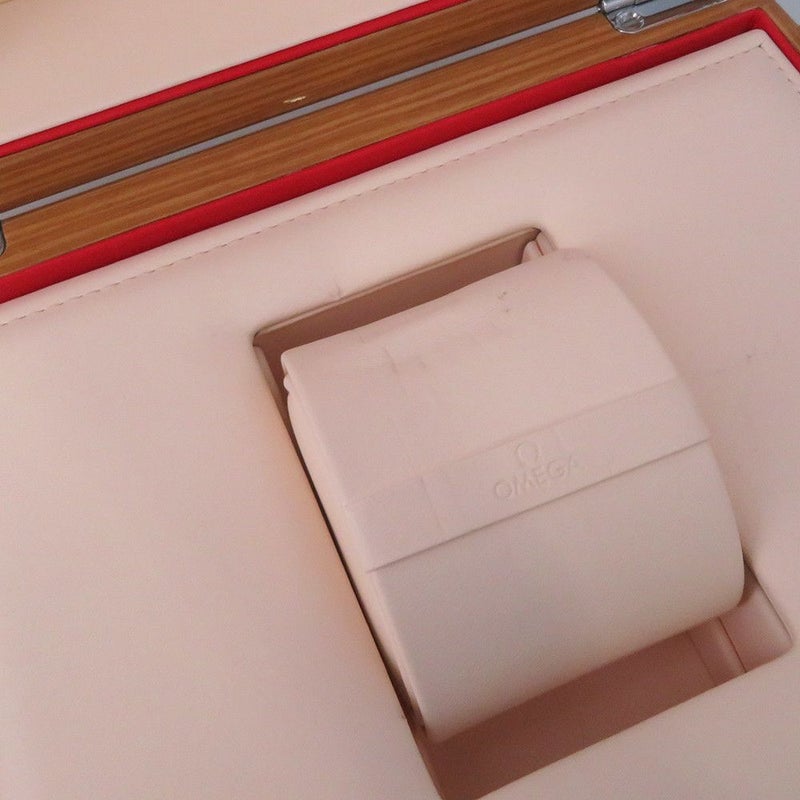 オメガ シーマスター プラネットオーシャン 215.30.40.20.01.001 OMEGA 腕時計 黒文字盤