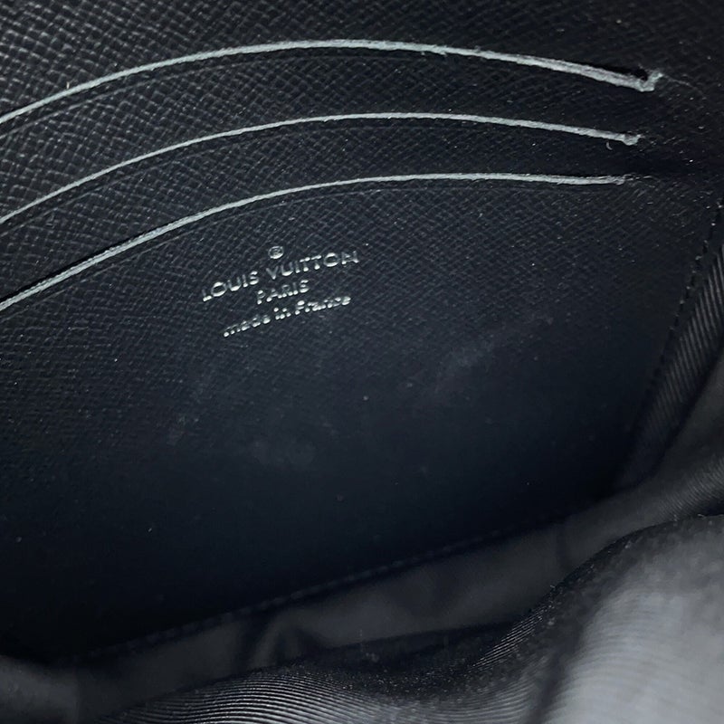 ルイヴィトン ショルダーバッグ モノグラム・マカサー クリストファー・ウエアラブル ウォレット M69404 LOUIS VUITTON 黒