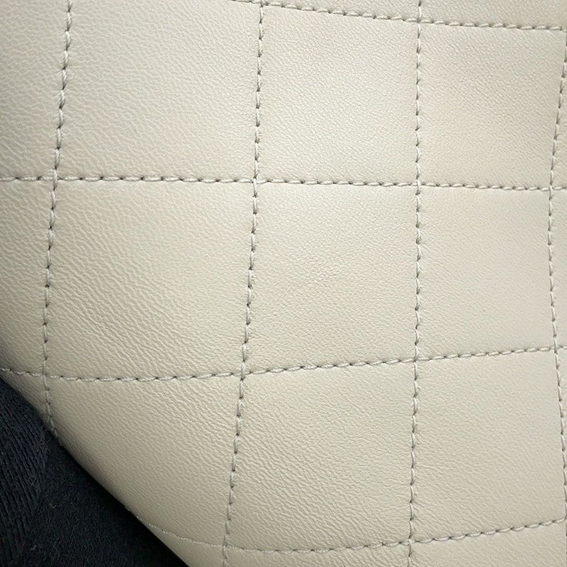 シャネル チェーンショルダーバッグ マトラッセ ココマーク カーフレザー AS2318 CHANEL