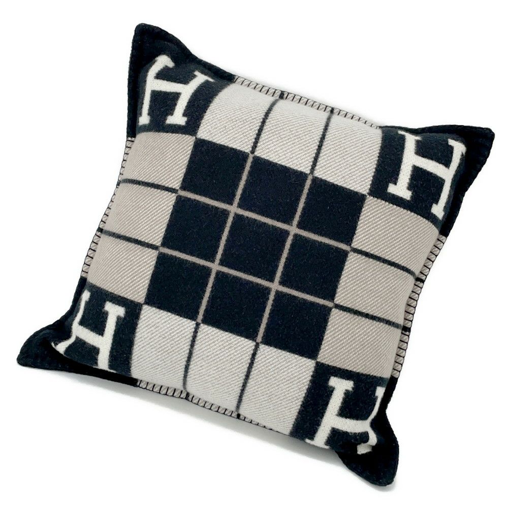 エルメス　クッション　アヴァロンIII　PM　Hロゴ柄　ウールカシミヤ エルメス クッション アヴァロン3 PM ウール カシミヤ HERMES