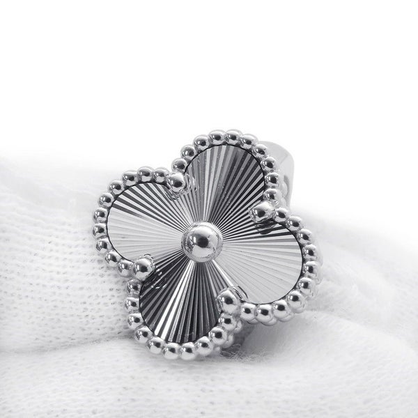 ヴァンクリーフ&アーペル リング ヴィンテージ アルハンブラ リング ギヨシェ K18WG リングサイズ49 VCARP9XI49