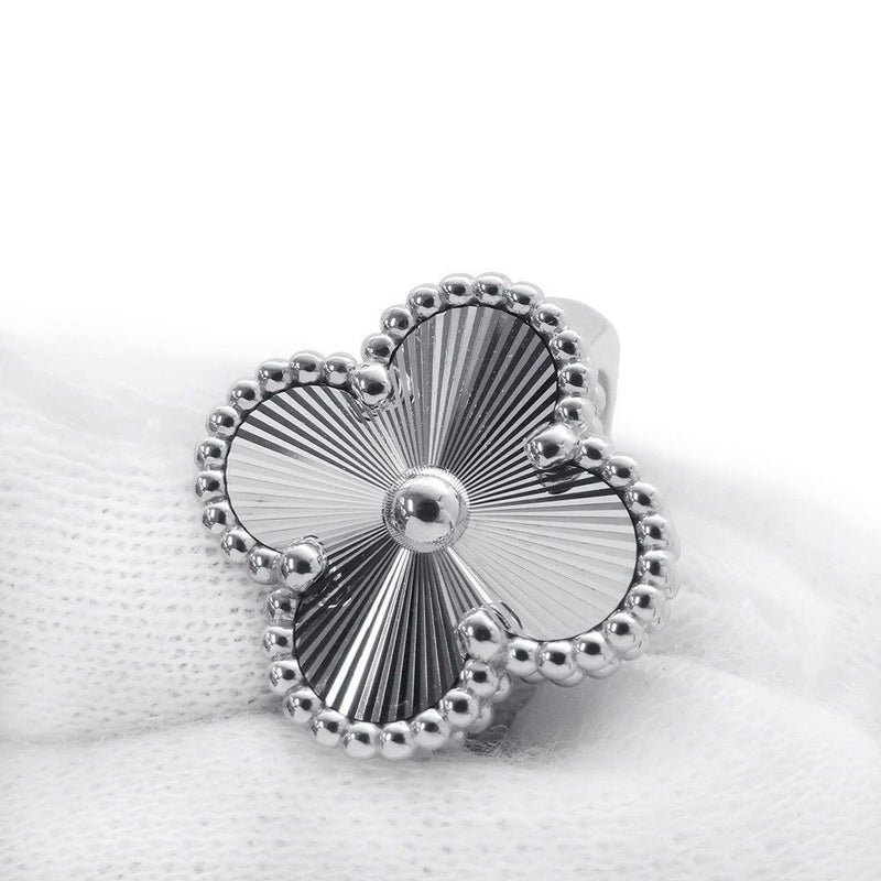 ヴァンクリーフ&アーペル リング ヴィンテージ アルハンブラ リング ギヨシェ K18WG リングサイズ49 VCARP9XI49