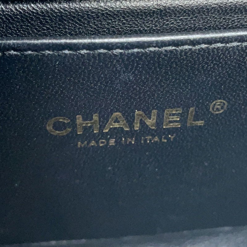 シャネル チェーンショルダーバッグ ボーイシャネル スモール マトラッセ ココマーク A67085 BOY CHANEL 黒