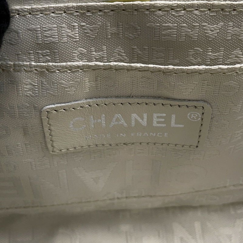 シャネル チェーンショルダーバッグ ココマーク ラムスキン シルク カメリアチャーム付き CHANEL バッグ