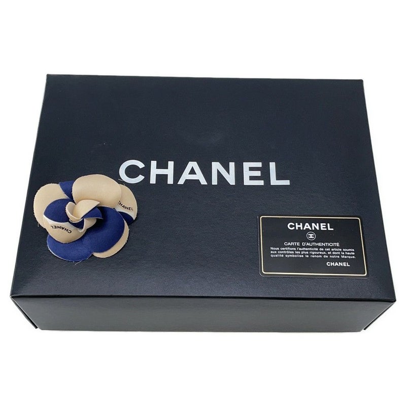 シャネル チェーンショルダーバッグ ココマーク ラムスキン シルク カメリアチャーム付き CHANEL バッグ