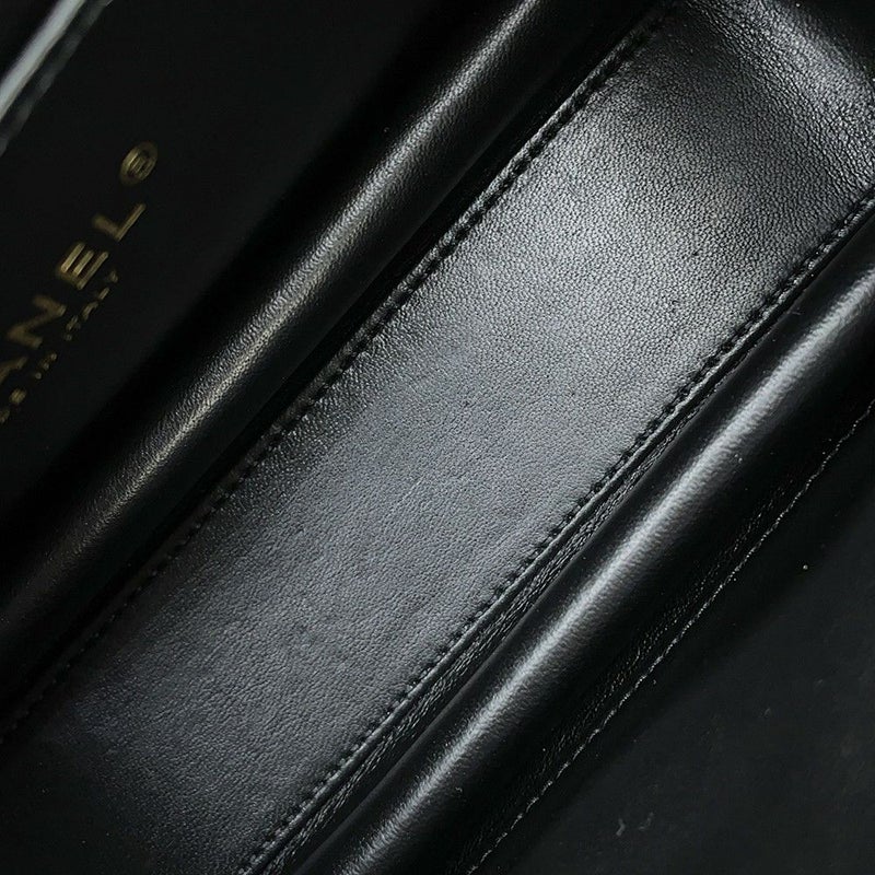 シャネル チェーンショルダーバッグ ココマーク マトラッセ ココファースト キャビアスキン AS3580 CHANEL 黒