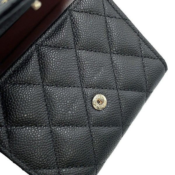 シャネル 三つ折り財布 マトラッセ ココマーク クラシック スモール フラップ ウォレット キャビアスキン AP0229 黒