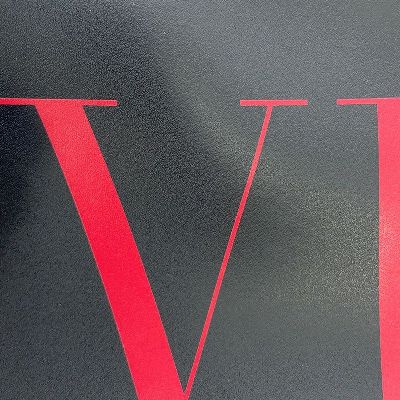 ヴァレンティノ・ガラヴァーニ ボディバッグ VLTNロゴ TY2B0719WJW VALENTINO ベルトバッグ 黒