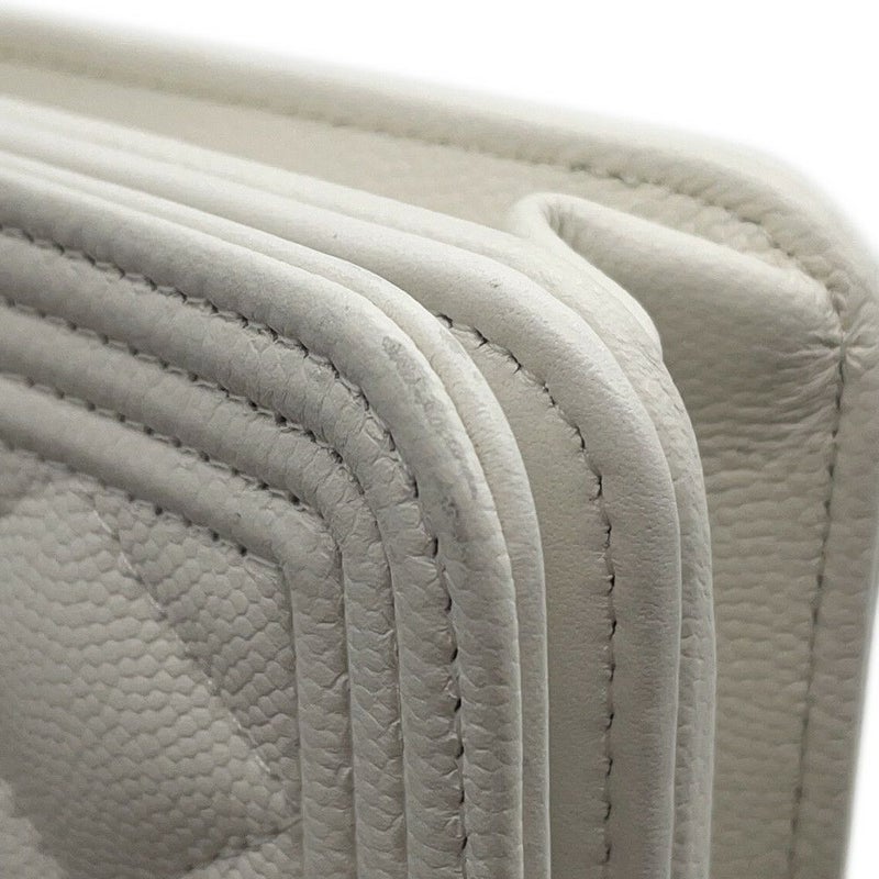 シャネル チェーンウォレット ボーイシャネル マトラッセ ココマーク キャビアスキン AP1117 CHANEL 白