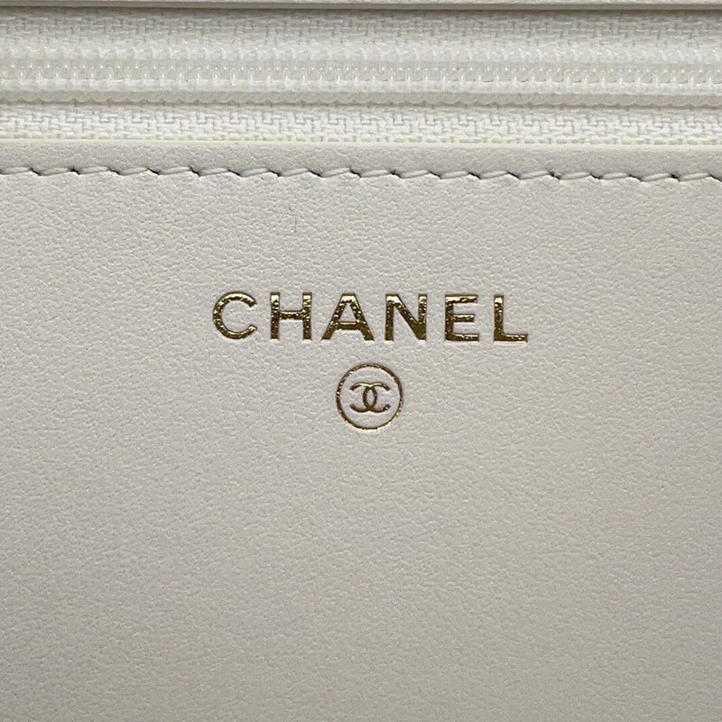 シャネル チェーンウォレット ボーイシャネル マトラッセ ココマーク キャビアスキン AP1117 CHANEL 白