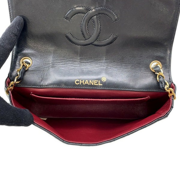 シャネル チェーンショルダーバッグ ココマーク マトラッセ シングルフラップ ラムスキン CHANEL 黒